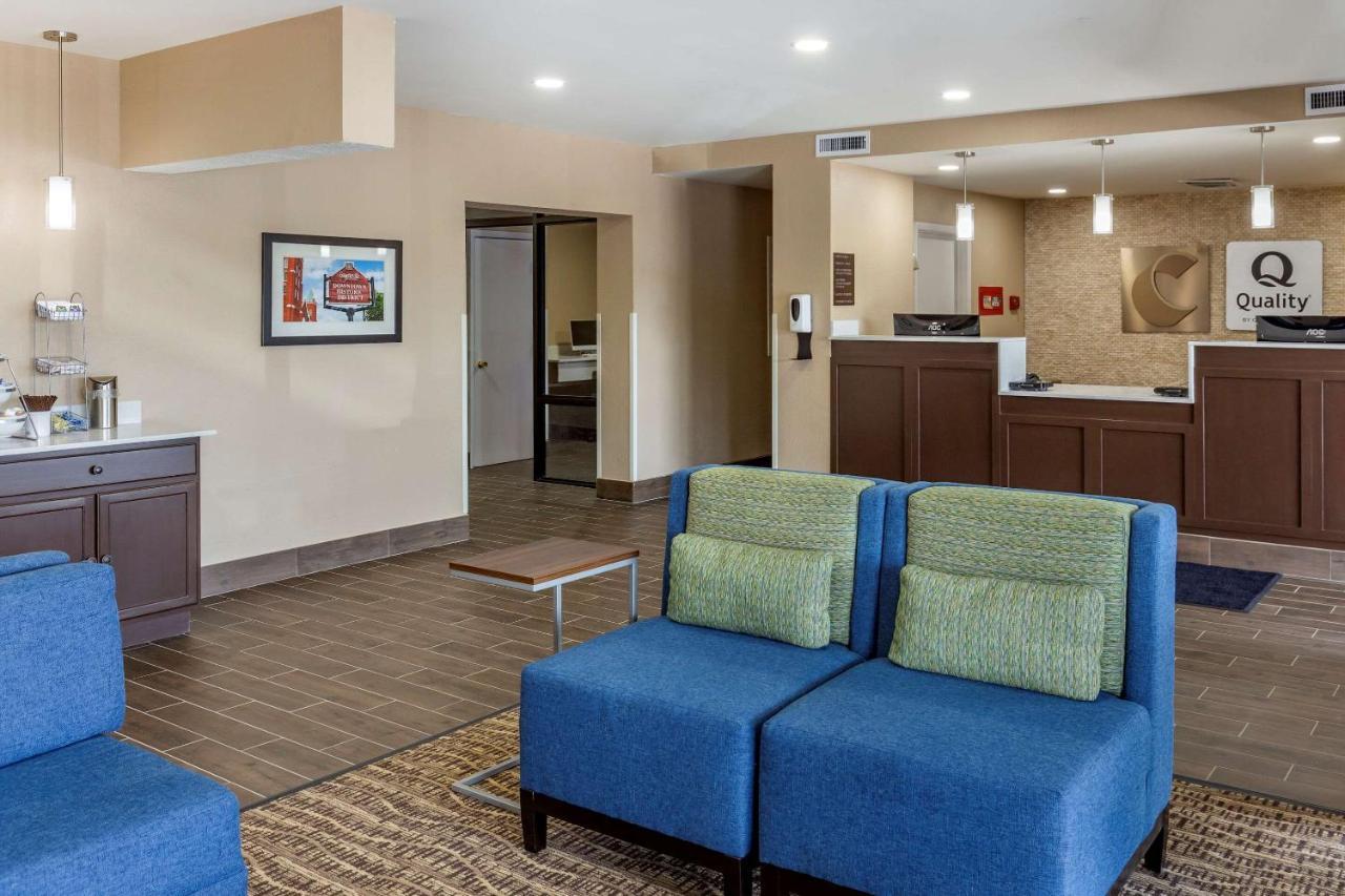 Quality Inn & Suites Spring Lake - Fayetteville Near Fort Bragg Exterior foto