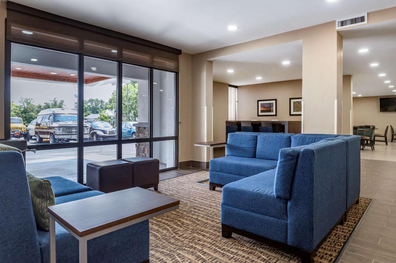 Quality Inn & Suites Spring Lake - Fayetteville Near Fort Bragg Exterior foto