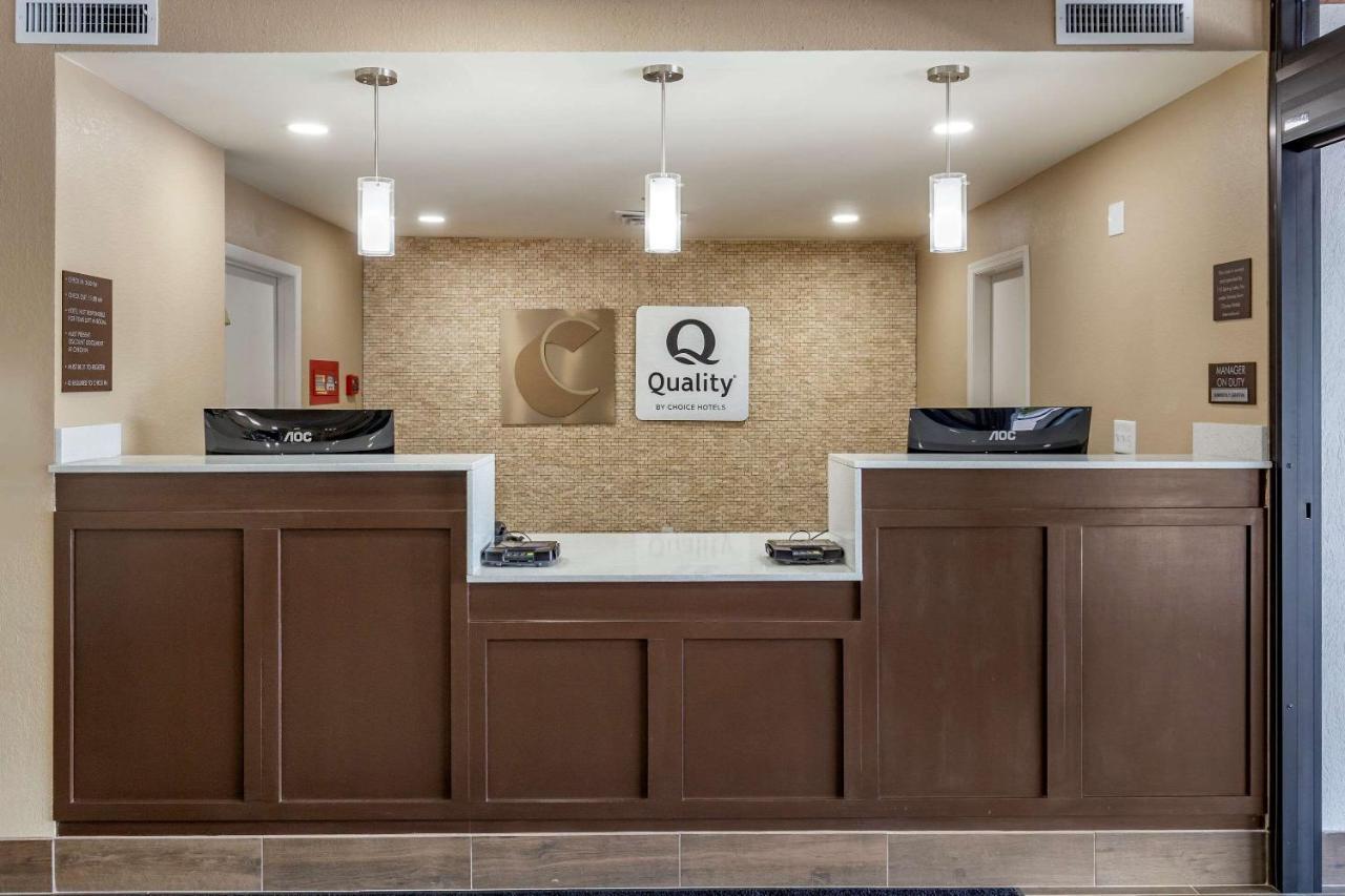 Quality Inn & Suites Spring Lake - Fayetteville Near Fort Bragg Exterior foto