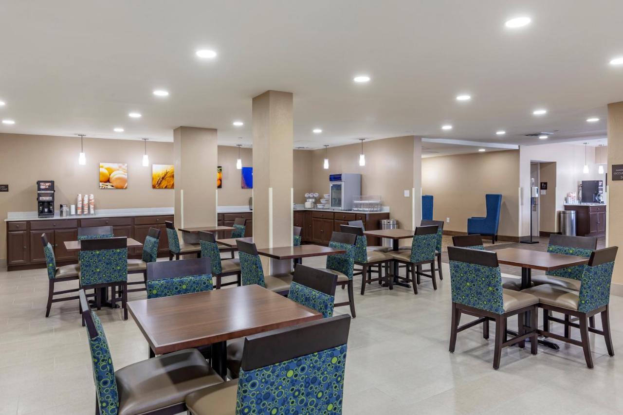 Quality Inn & Suites Spring Lake - Fayetteville Near Fort Bragg Exterior foto